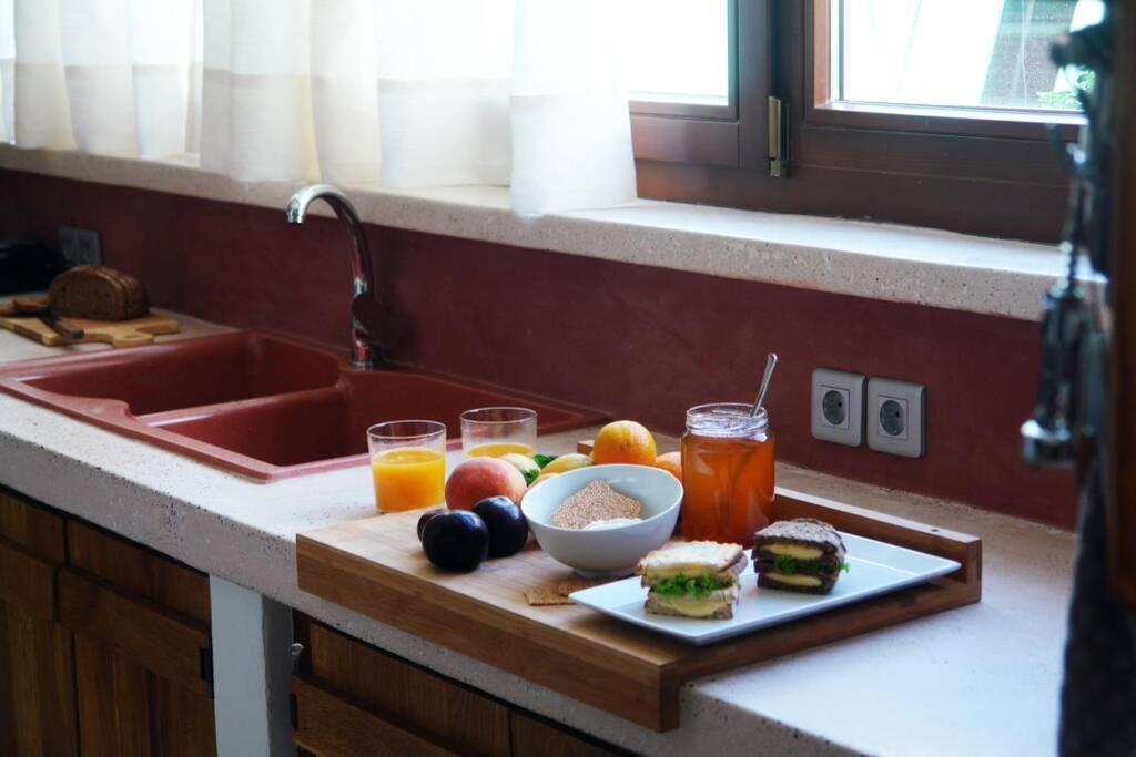 Unique - Spacious With Rooftop / Thissio * Athens