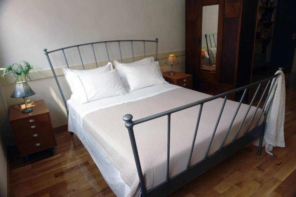 Unique - Spacious With Rooftop / Thissio Apartment *